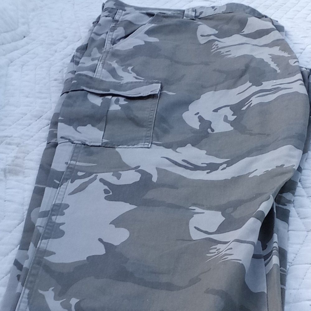 🆕 WRANGLER Authentic 42 x 32 Camoflauge Jeans